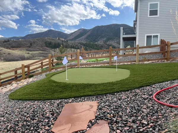 artificial turf putting green install